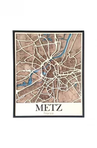 Réalisation d'une carte de Metz en 2 couches de contreplaqué de 5 mm d'épaisseur.