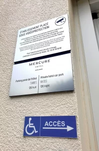 Mercure-Hotel-Panneaux-Ext