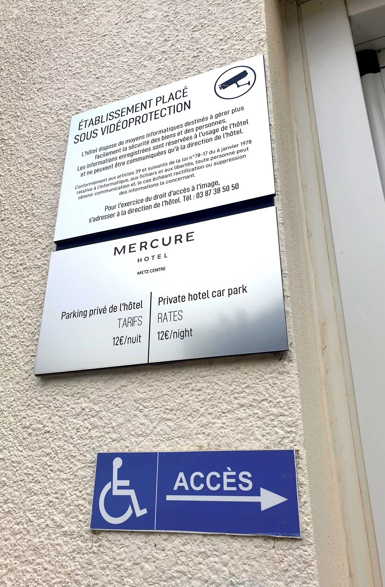 Signalétique Hôtel – Panneau informatif parking